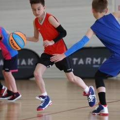 Tarmak Padded Intermediate Basketball Sleeve Kids'