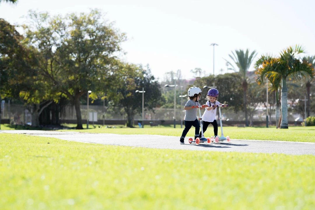 Best deal 🔥 Skates Decathlon Oxelo B1 500 Adjustable Scooter W/ Light-Up Wheels Kids 2'6 To 3'9 😍 47 Skates Decathlon Oxelo B1 500 Adjustable Scooter W/ Light-Up Wheels Kids 2'6 To 3'9