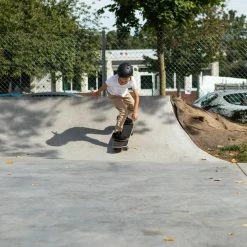 Decathlon Oxelo CP100 Insect Complete Freestyle Skateboard 27.9''x7.25'' Kids Age 3 To 7 Skates