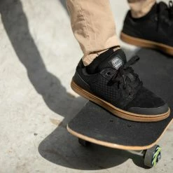 Decathlon Oxelo CP100 Insect Complete Freestyle Skateboard 27.9''x7.25'' Kids Age 3 To 7 Skates