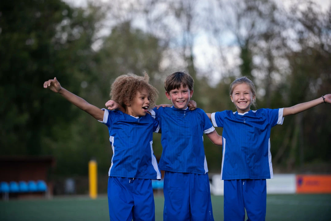 Best Pirce โ๏ธ Kipsta ๐ Shirts Kids' Soccer Short-Sleeved ๐ Shirt F500 ๐ 12 Kipsta Shirts Kids' Soccer Short-Sleeved Shirt F500